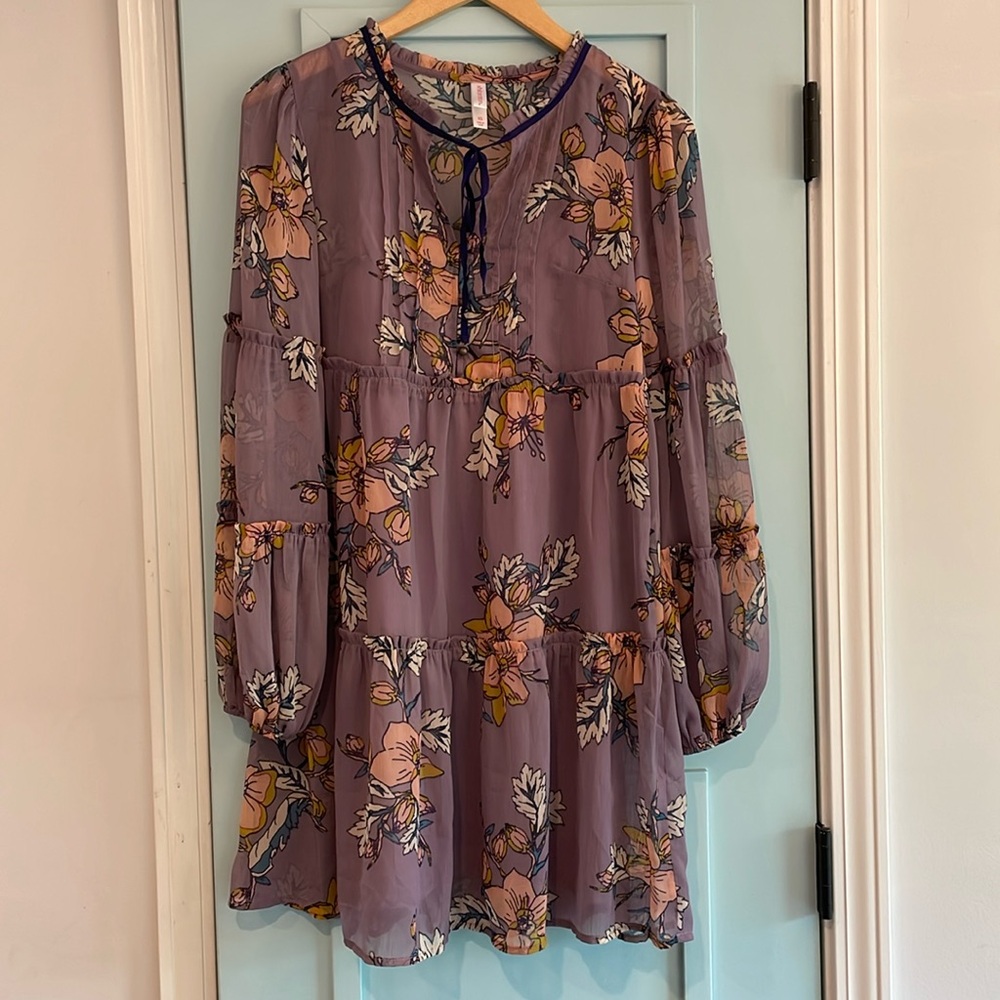 XS xhiliration purple slip dress. Floral. Button details. Tie closure.